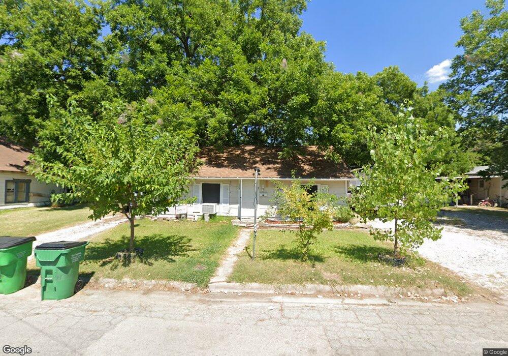 124 S Howeth St, Gainesville, TX 76240 - photo 1