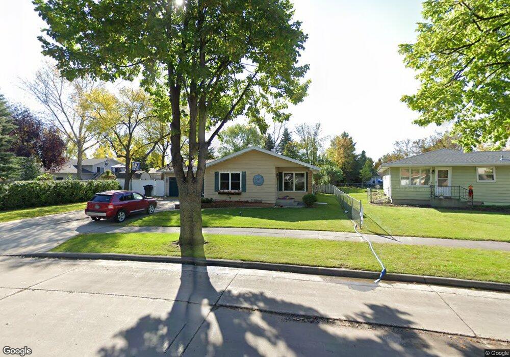 2305 W Fallcreek Ct, Grand Forks, ND 58201 - photo 1