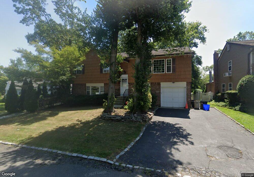 15 Alex Ln, Glen Cove, NY 11542 - photo 1