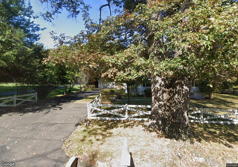 318 Adahi Rd SE, Vienna, VA 22180 - photo 1