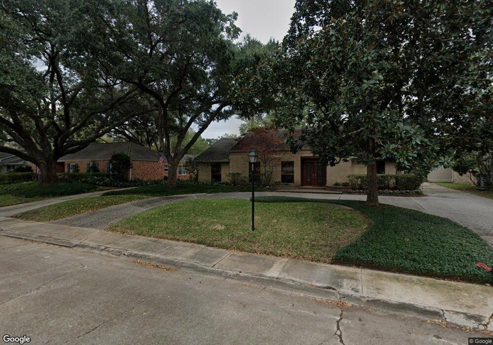 10011 Doliver Dr, Houston, TX 77042 - photo 1