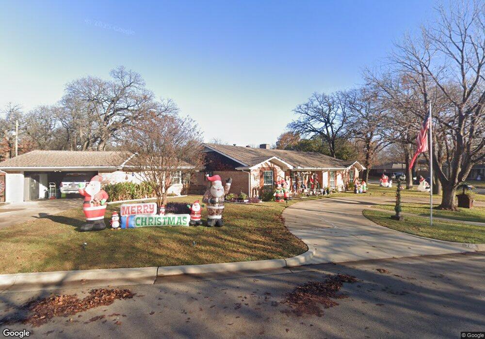 700 Thousand Oaks Dr, Hurst, TX 76054 - photo 1