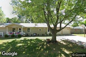 401 S Macon St, Moweaqua, IL 62550