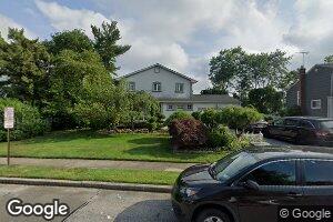 20 Independence Dr, New Hyde Park, NY 11040