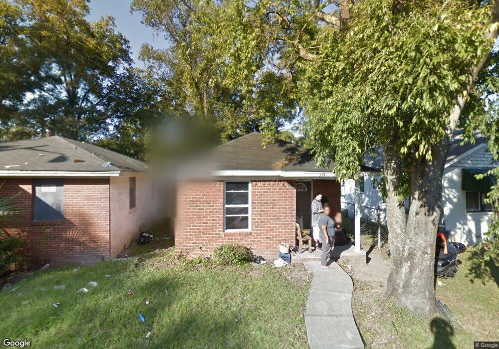 916 W 42nd St, Savannah, GA 31415 - photo 1