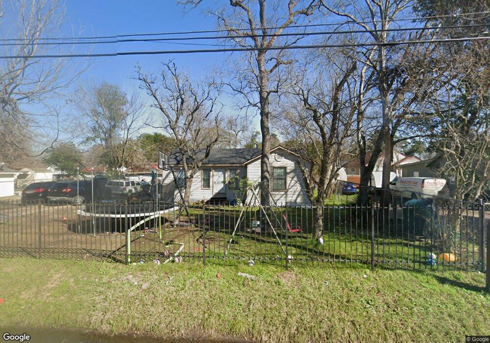 6904 Helmers St, Houston, TX 77022 - photo 1