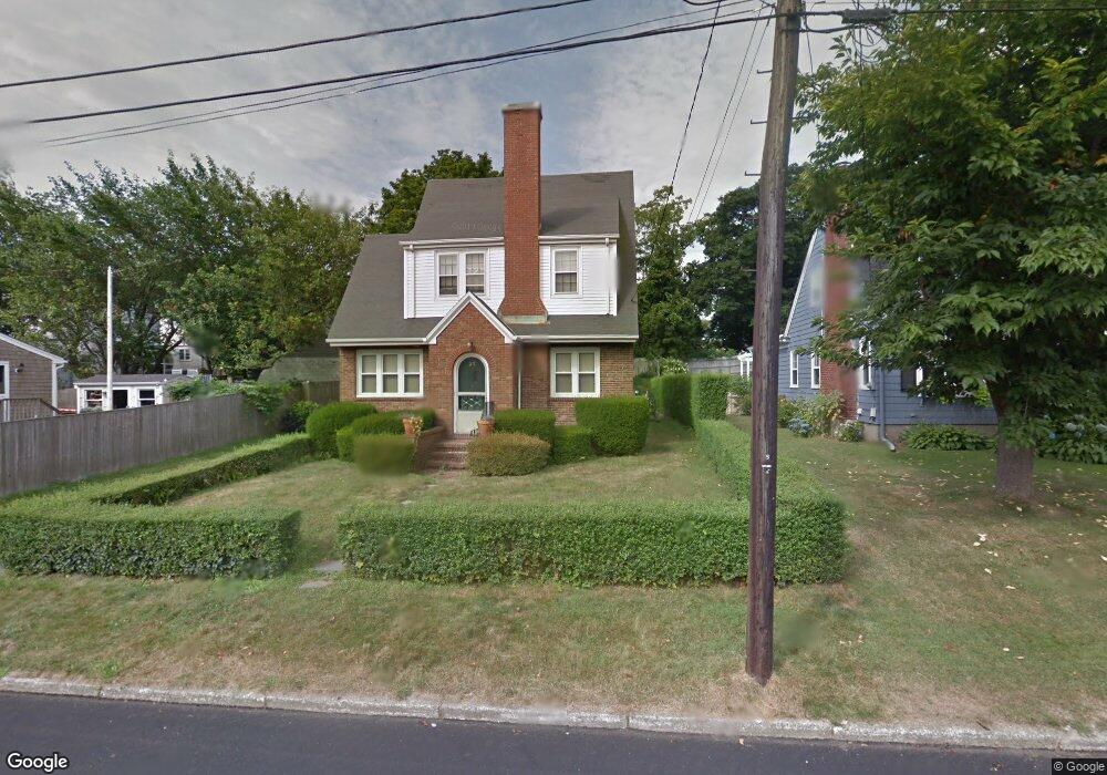 25 Whitwell Ave, Newport, RI 02840 - photo 1