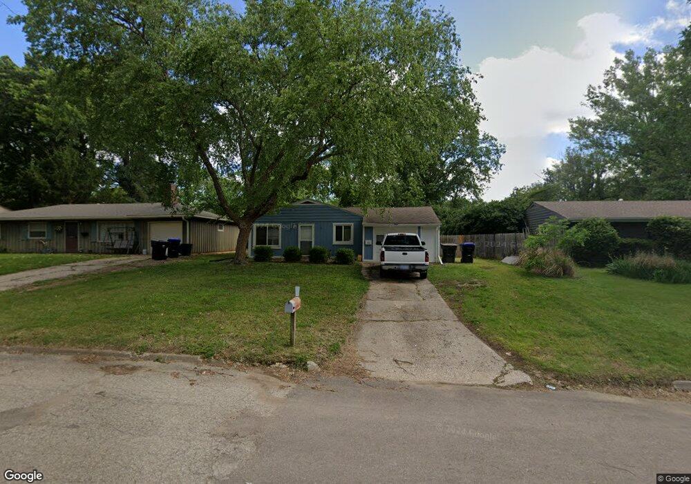 1329 SW 30th St, Topeka, KS 66611 - photo 1