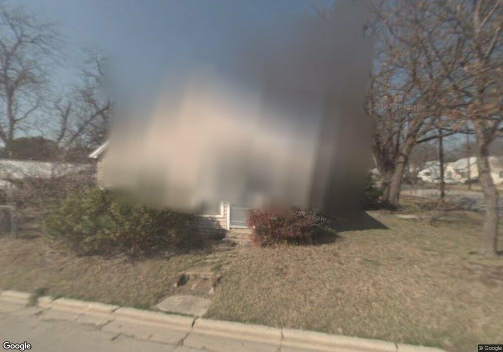 1001 N Clements St, Gainesville, TX 76240 - photo 1