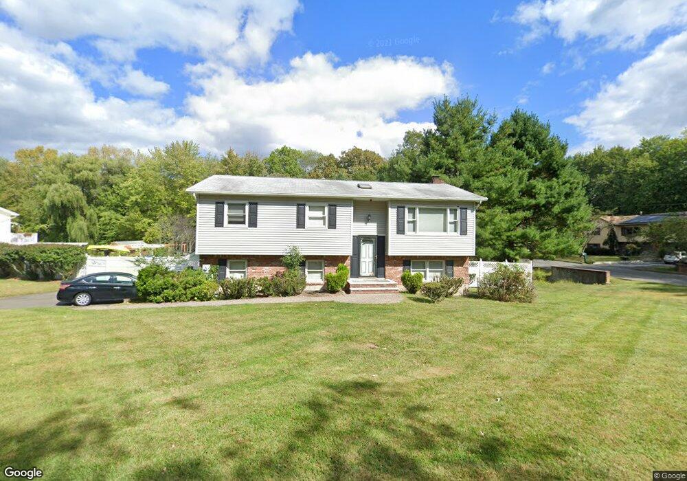 2 Pine Tree Ct, Valley Cottage, NY 10989 - photo 1
