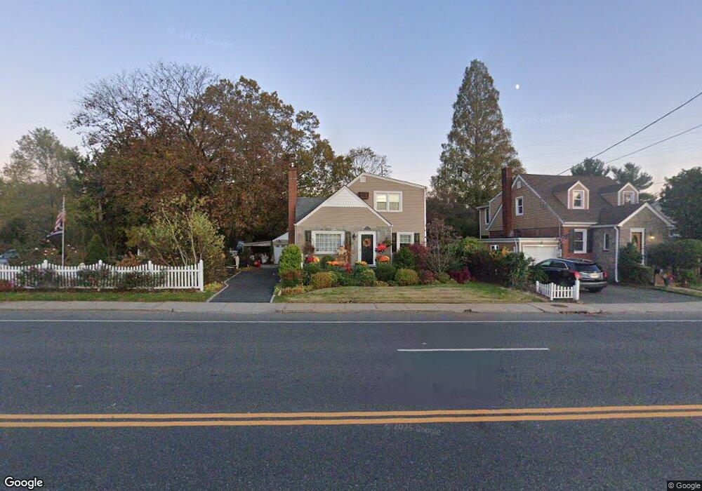 424 Ocean Ave, Malverne, NY 11565 - photo 1