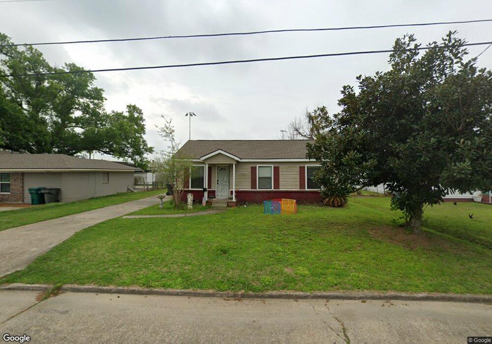 910 Azalea St, Lake Charles, LA 70607 - photo 1