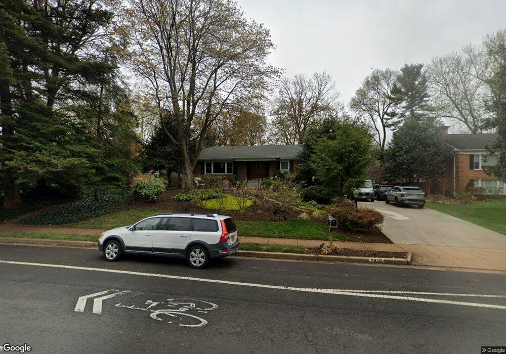 7815 Lewinsville Rd, McLean, VA 22102 - photo 1