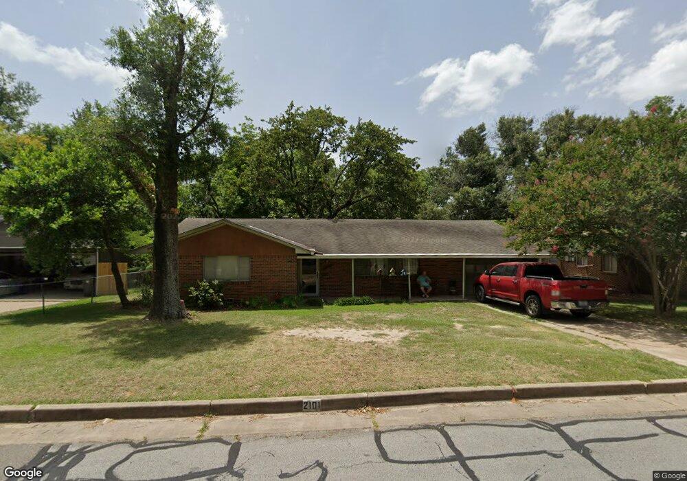 2101 Magnolia Dr, Tyler, TX 75701 - photo 1