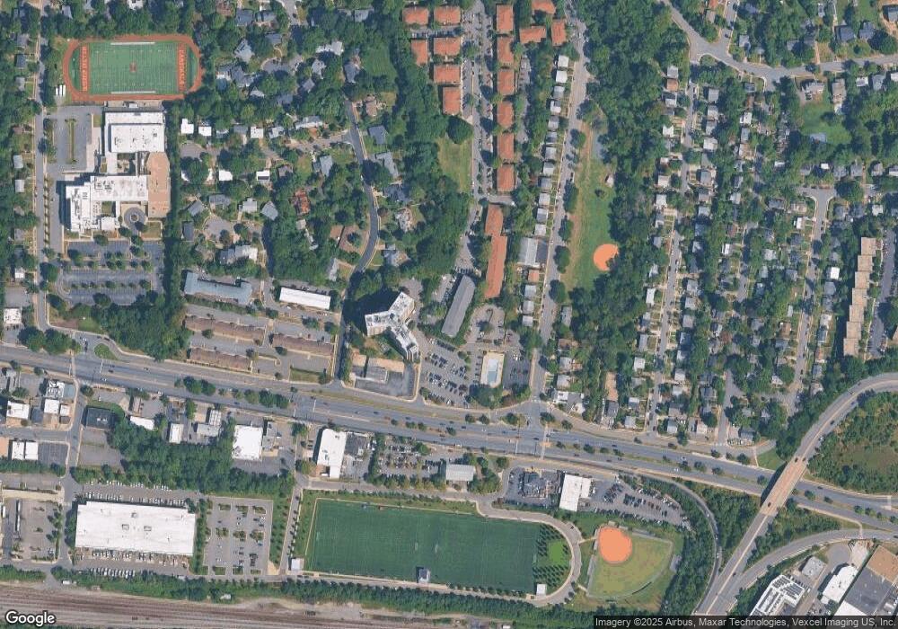 49 Skyhill Rd unit 304, Alexandria, VA 22314 - photo 1