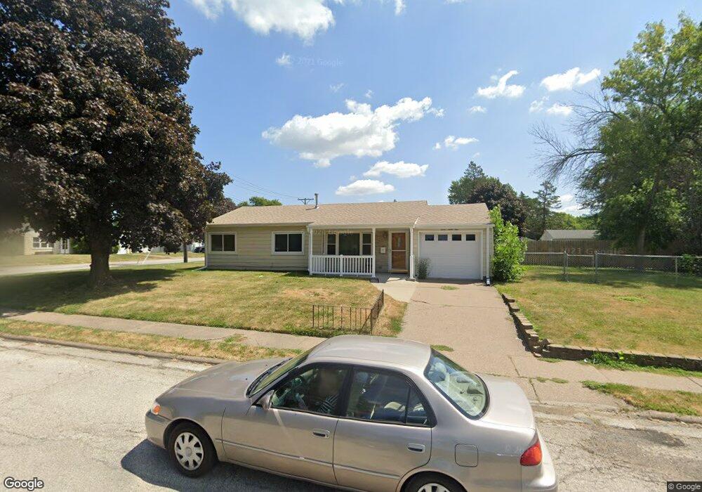 1231 N Elmwood Ave, Davenport, IA 52804 - photo 1