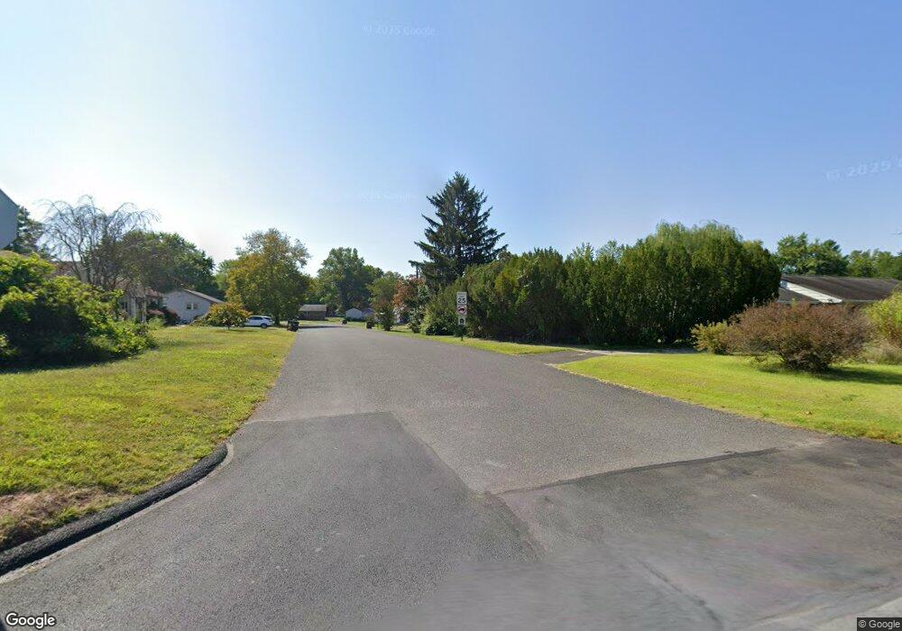 8 Roberta Ln, Royersford, PA 19468 - photo 1