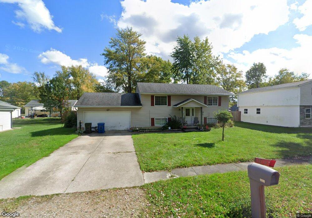 667 Pasadena Ave, Sheffield Lake, OH 44054 - photo 1
