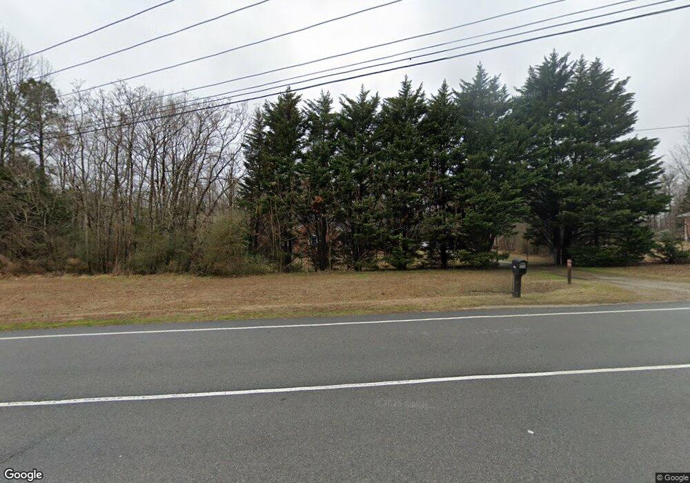 7636 Hopkins Rd, North Chesterfield, VA 23237 - photo 1