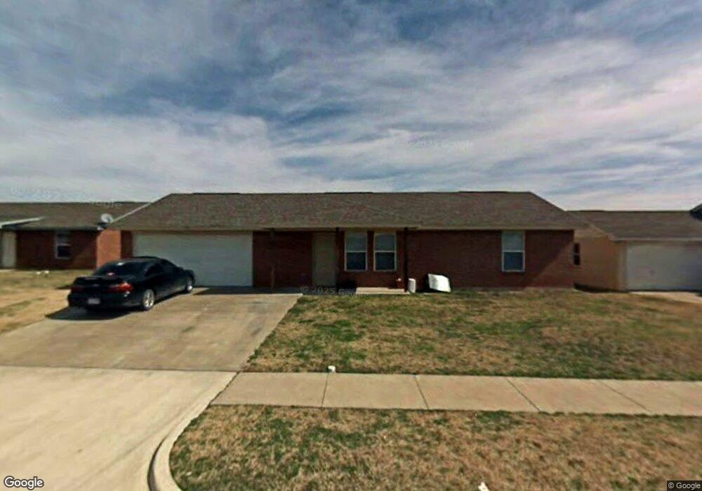 319 Kathy Ln, Granbury, TX 76049 - photo 1