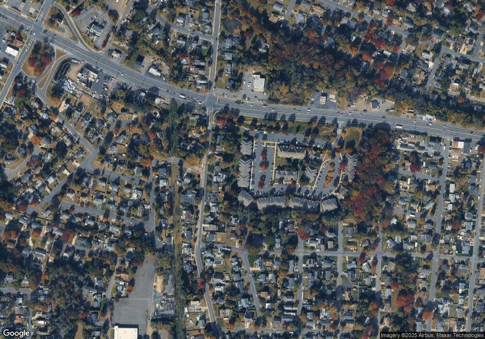 212 Wedgewood Cir, Belford, NJ 07718 - photo 1