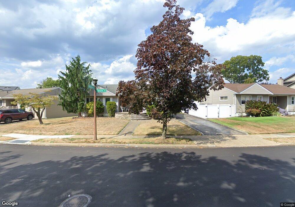 726 Carlyle Ave, Franklin Square, NY 11010 - photo 1