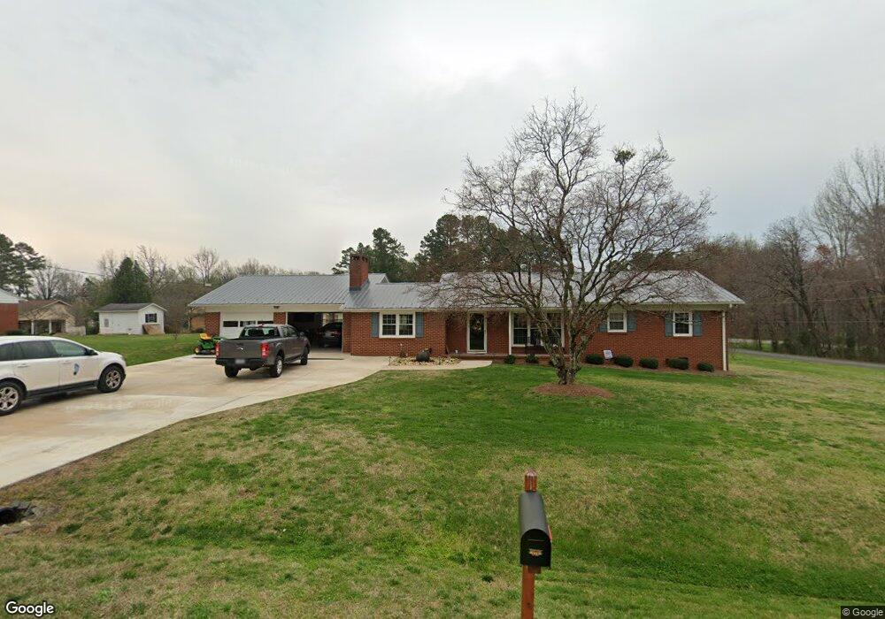 26 N Hillcrest Rd, Siler City, NC 27344 - photo 1