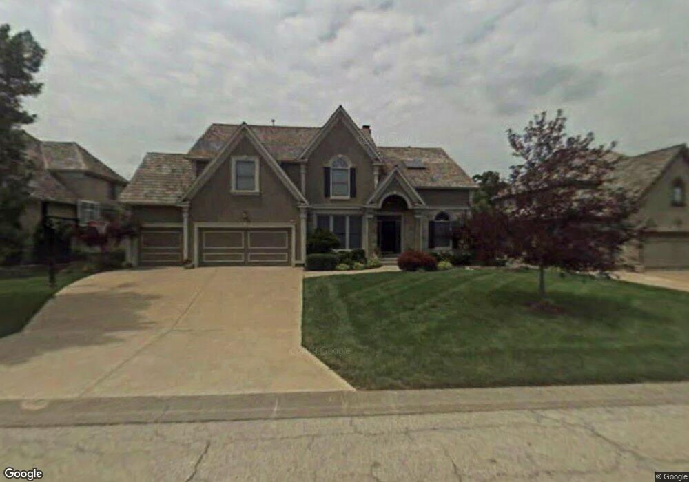 7354 Oakview St, Shawnee, KS 66216 - photo 1