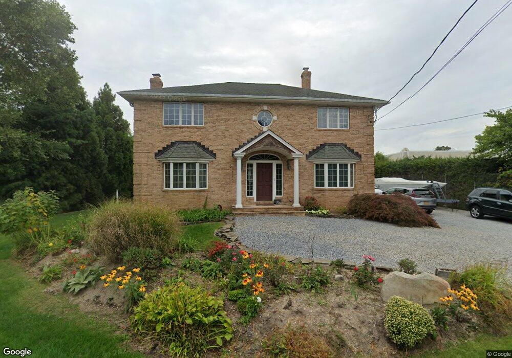 20 Marvin Ln, Islip, NY 11751 - photo 1