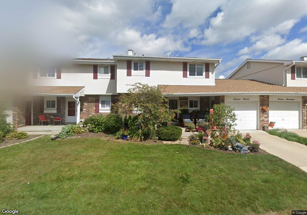 1611 Castbourne Ct, Wheaton, IL 60189 - photo 1