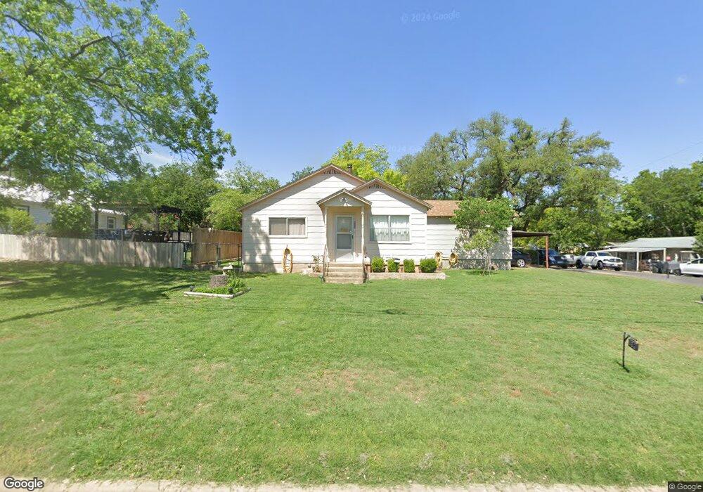 802 Reuben St, Fredericksburg, TX 78624 - photo 1