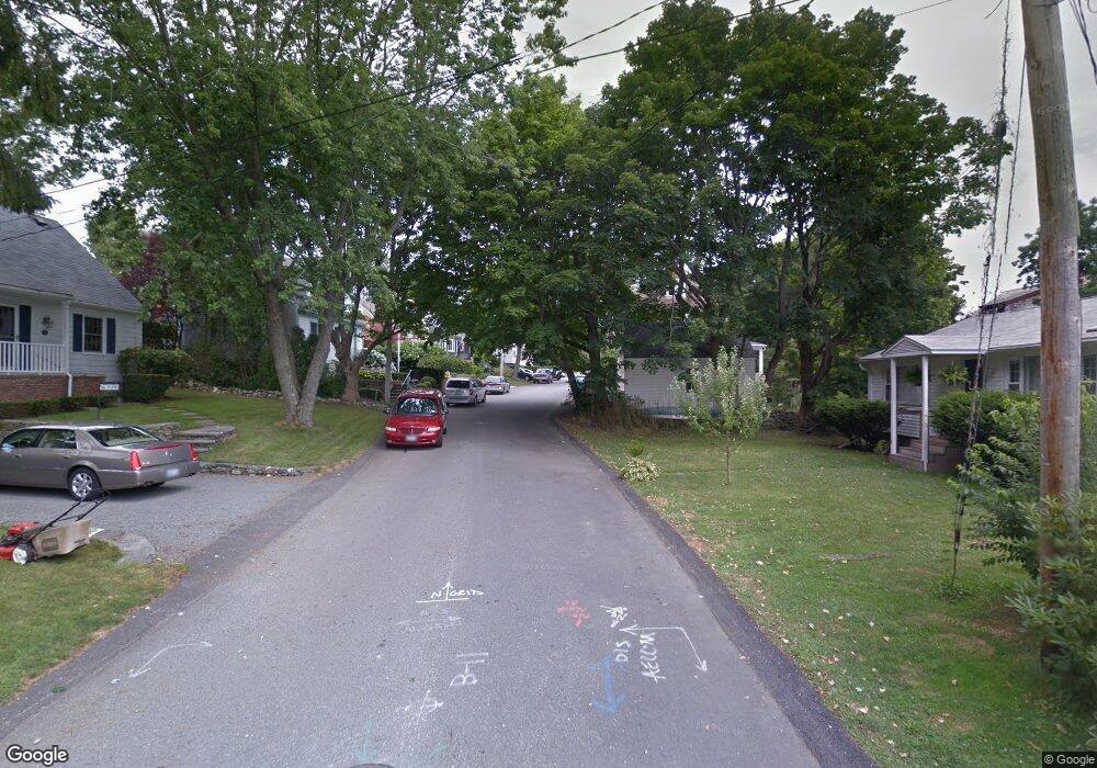 276 Weatherly Ave, Newport, RI 02840 - photo 1