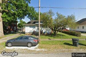 210 N Prairie St, Raymond, IL 62560
