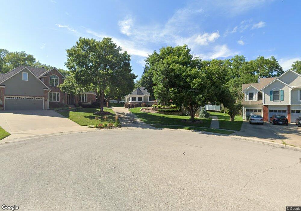 10904 W 52nd Cir, Shawnee, KS 66203 - photo 1