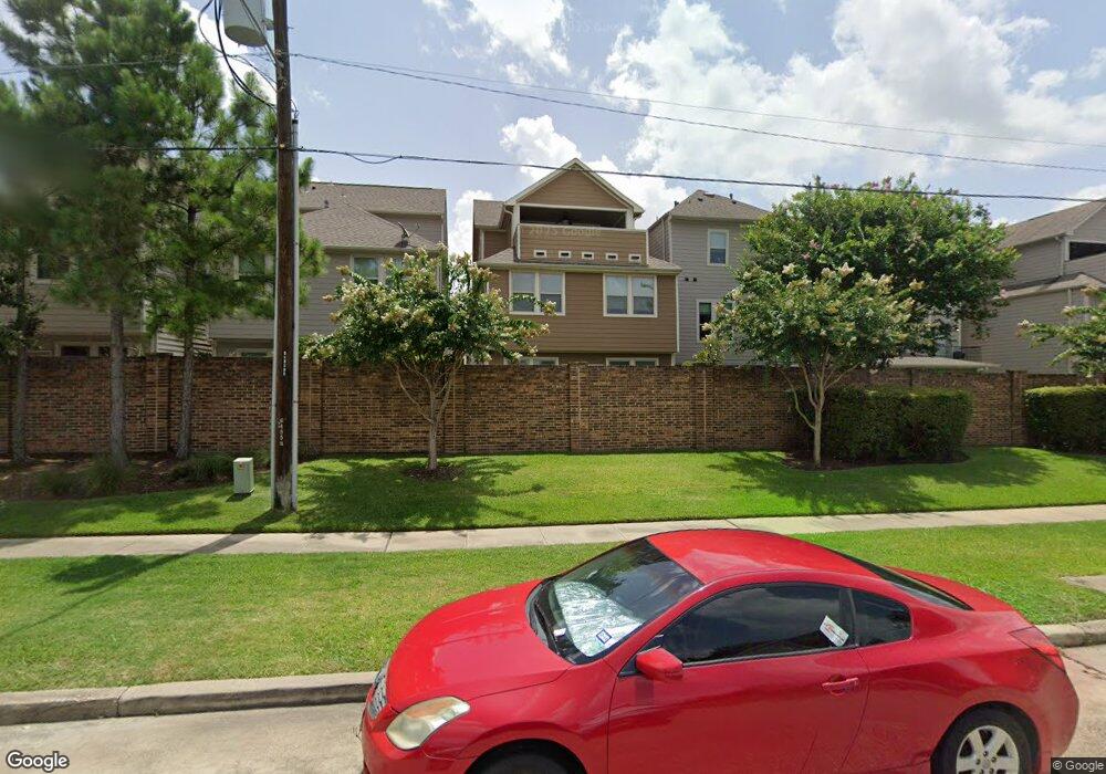1611 Water Oak Point Dr, Houston, TX 77055 - photo 1
