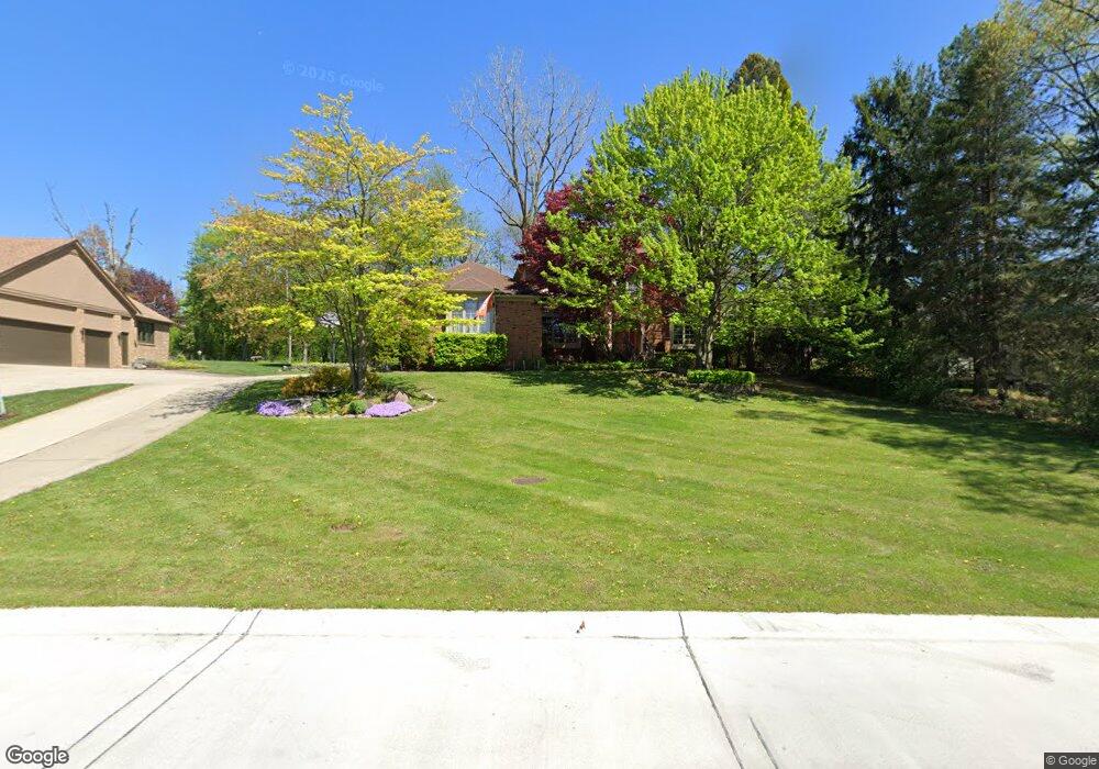 2581 Bloomfield Crossing, Bloomfield Hills, MI 48304 - photo 1