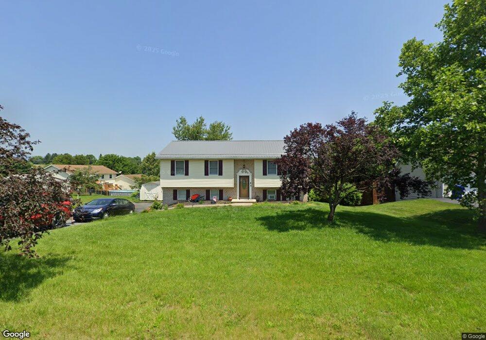 1279 Candice Ln, Chambersburg, PA 17201 - photo 1