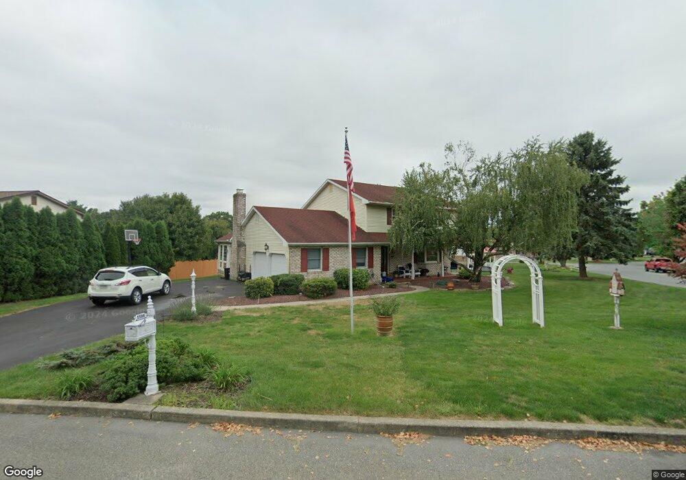 1108 Horizon Dr, Pen Argyl, PA 18072 - photo 1