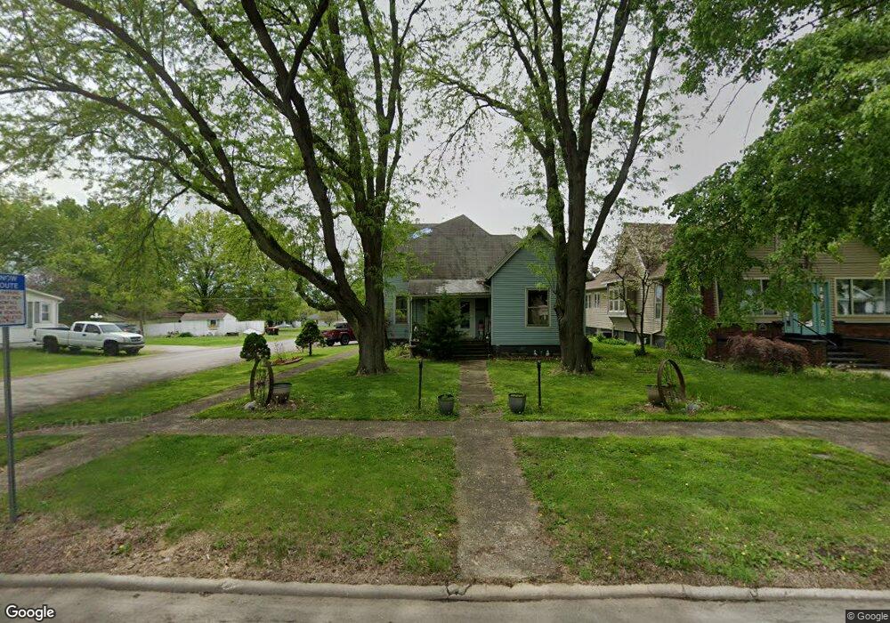 431 Wyatt Ave, Lincoln, IL 62656 - photo 1