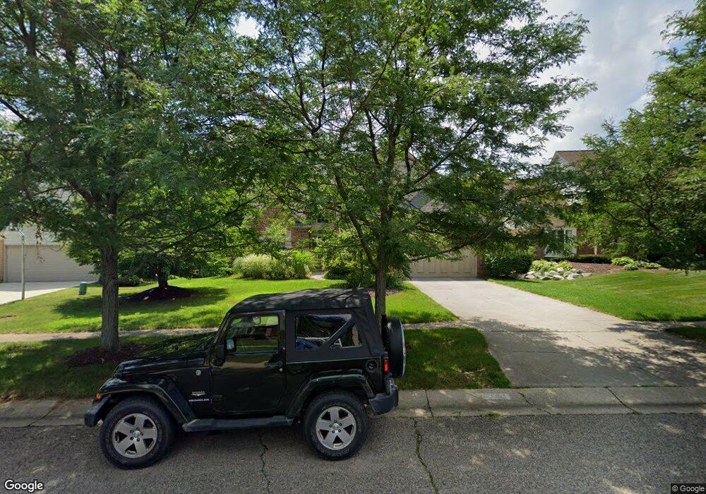 7261 Woodlore Dr, West Bloomfield, MI 48323 - photo 1