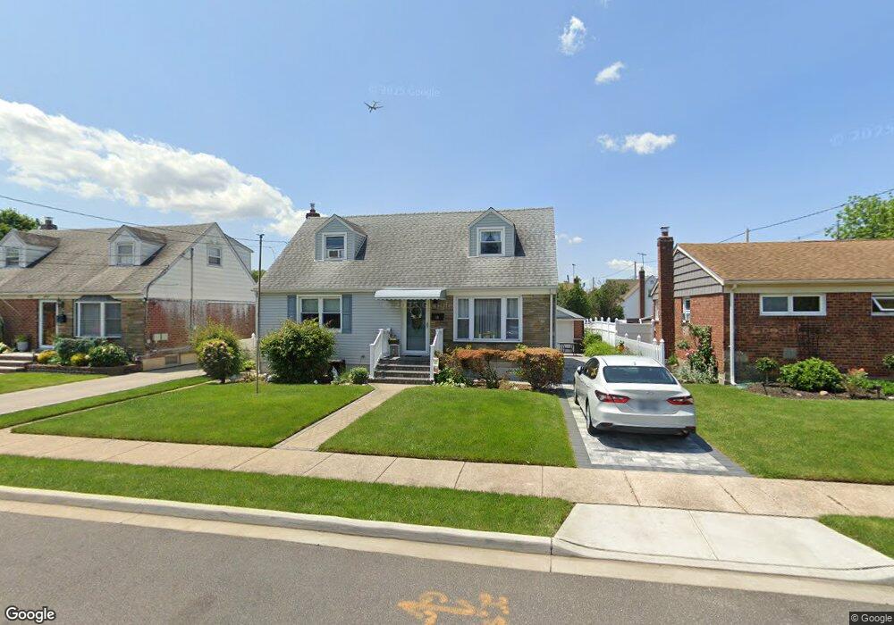 59 10th Ave, Mineola, NY 11501 - photo 1