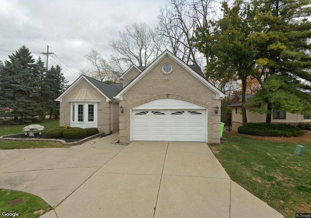 5790 Point of the Woods Dr, West Bloomfield, MI 48324 - photo 1