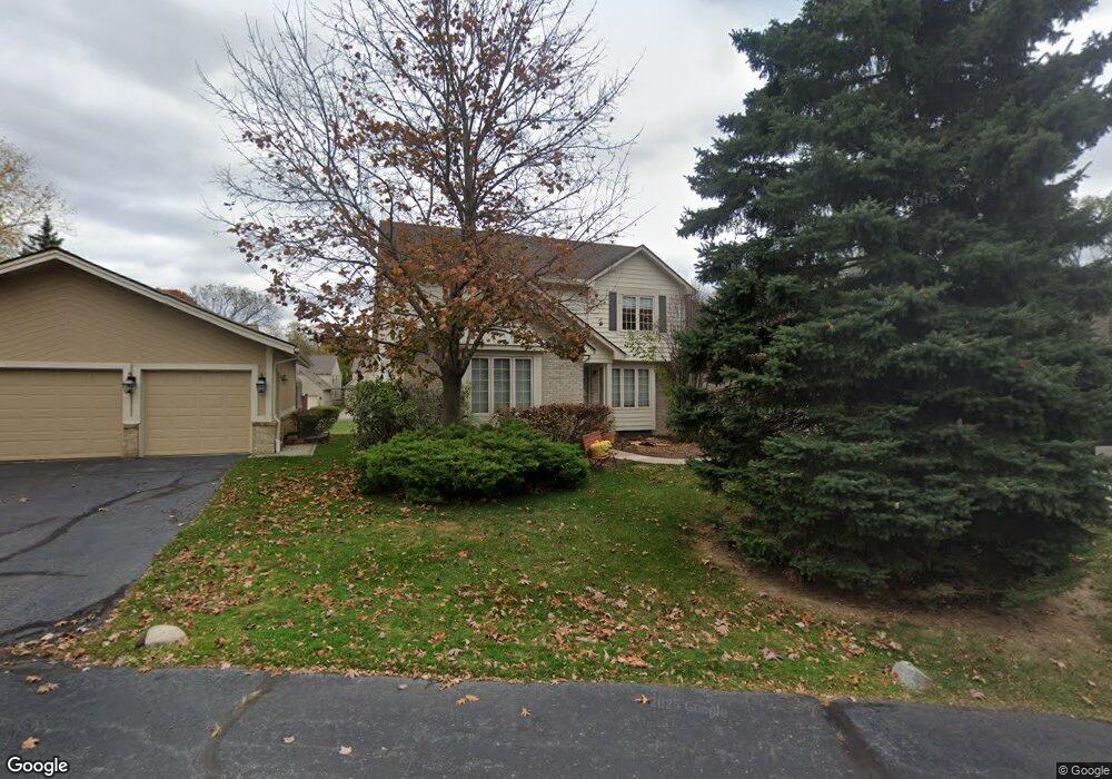 3125 Point of the Woods Dr unit 15, West Bloomfield, MI 48324 - photo 1