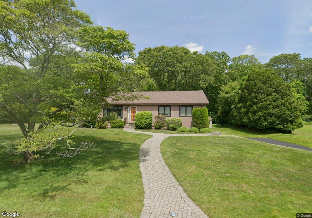 18 Soundview Dr, Pawcatuck, CT 06379 - photo 1