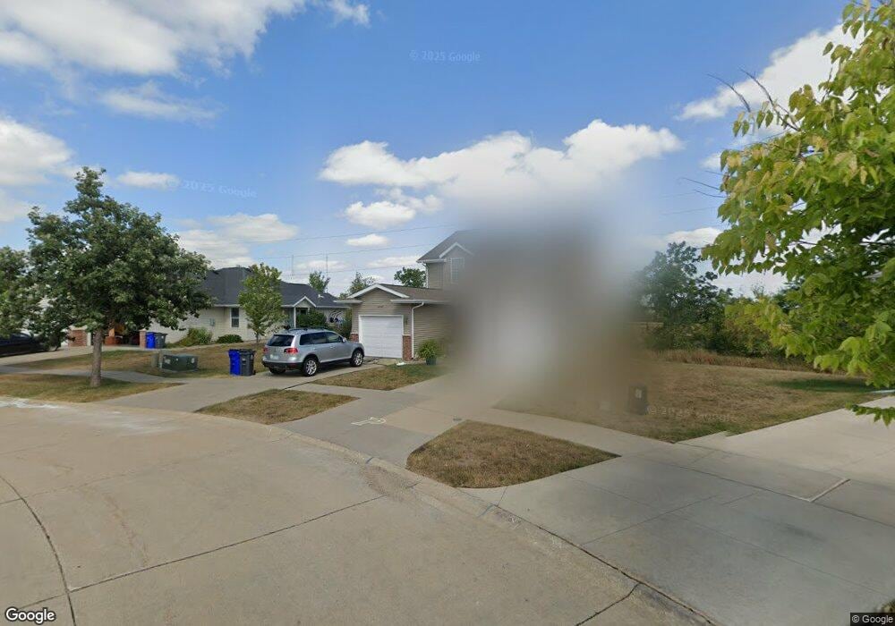 3207 Blackberry Cir SW, Cedar Rapids, IA 52404 - photo 1