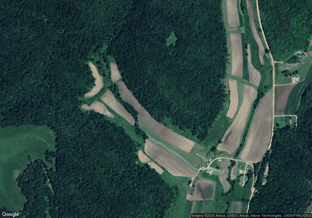 43804 Spring Ln, La Crescent, MN 55947 - photo 1