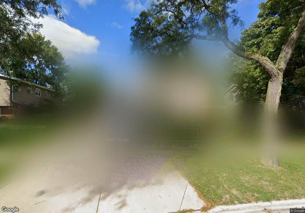 4401 Hawthorn Ln, Rolling Meadows, IL 60008 - photo 1