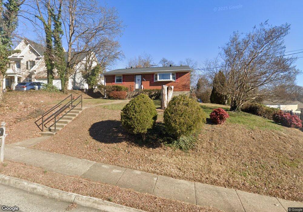 3811 Lacy Blvd, Falls Church, VA 22041 - photo 1