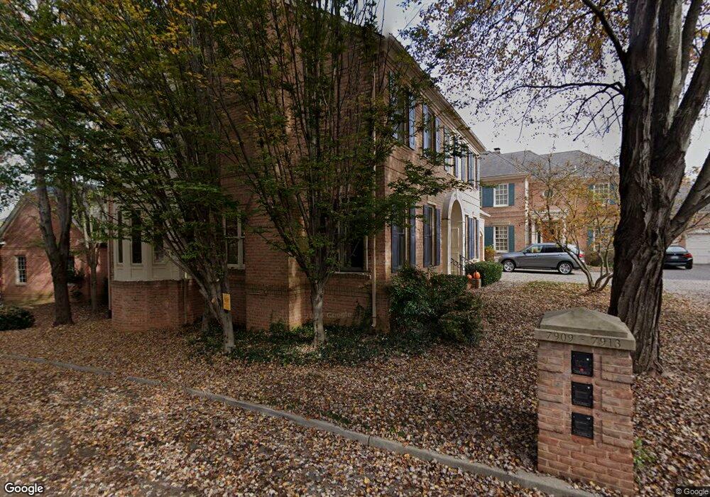 7913 Sandalfoot Dr, Potomac, MD 20854 - photo 1