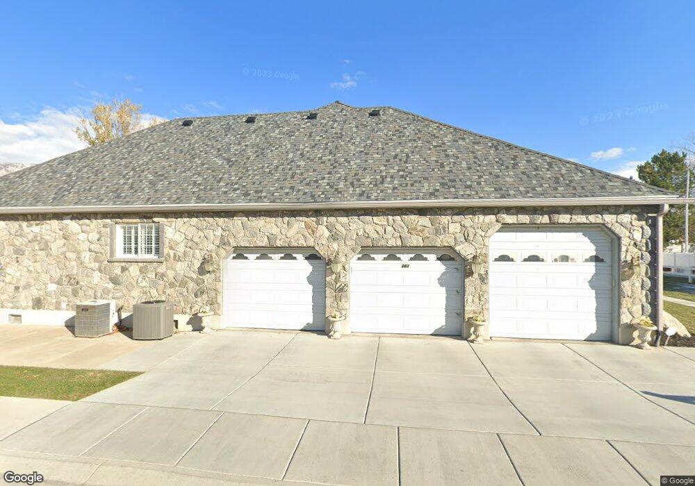 564 W Porter Ln, Centerville, UT 84014 - photo 1